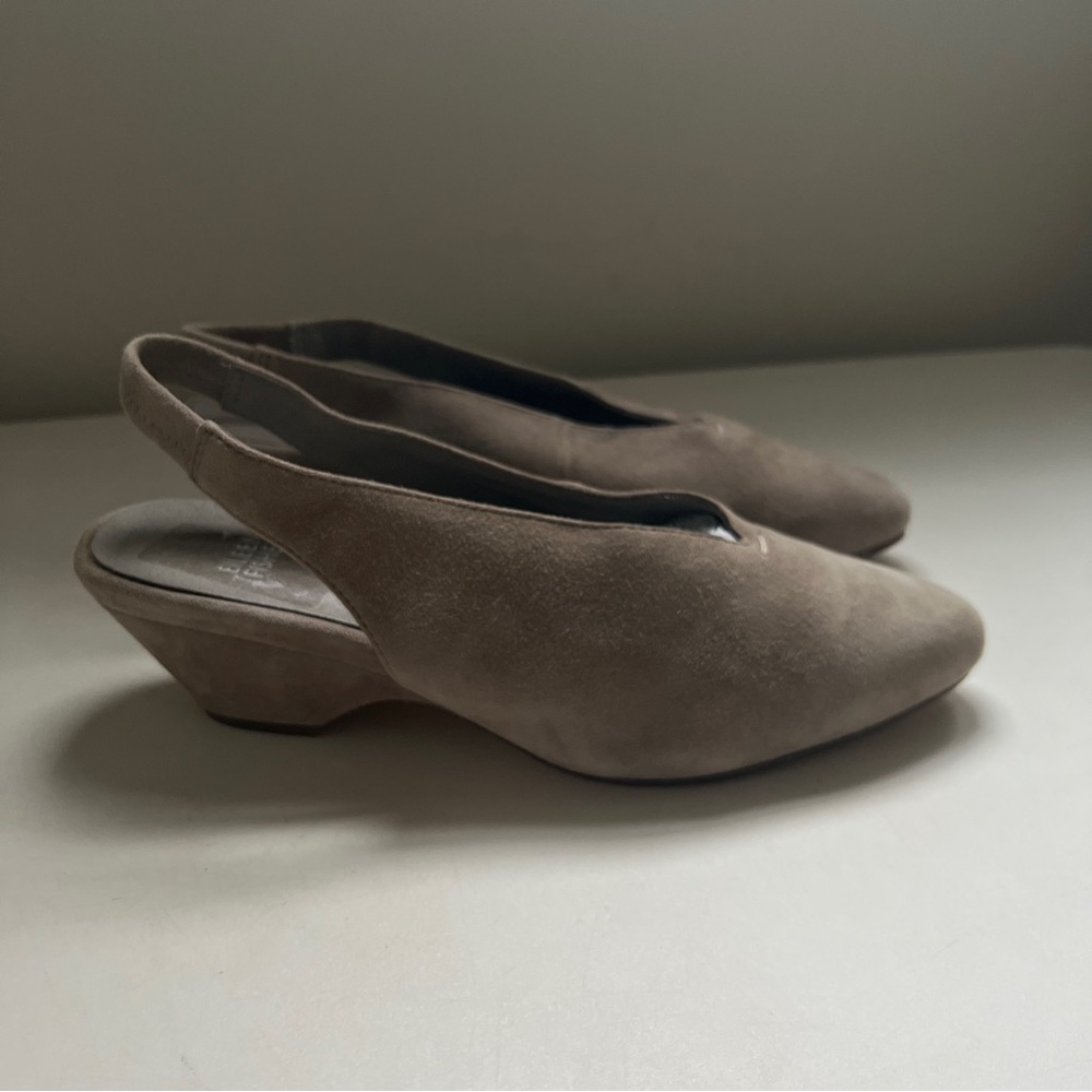 EILEEN FISHER Gatwick Shoes Sling back 7 Suede Nubuck Gray Taupe
Wedge low Heel